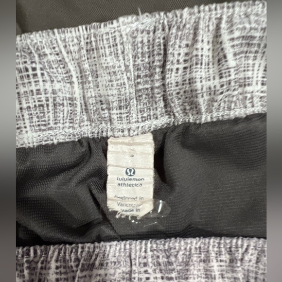 Men’s Lululemon Shorts - Picture 3 of 3